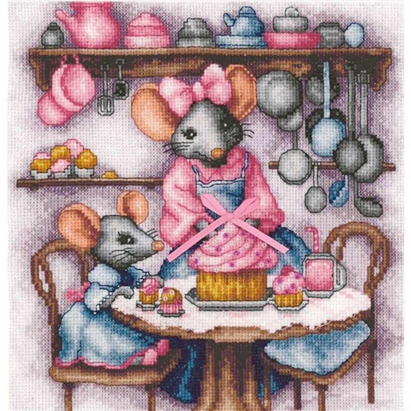 A Micey Sweet Cupcake Cross Stitch Kit By Lanarte